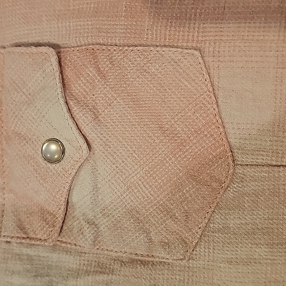 Wrangle retro pink plaid flannel pearl snap shirt Womans large  good condition - Picture 13 of 13